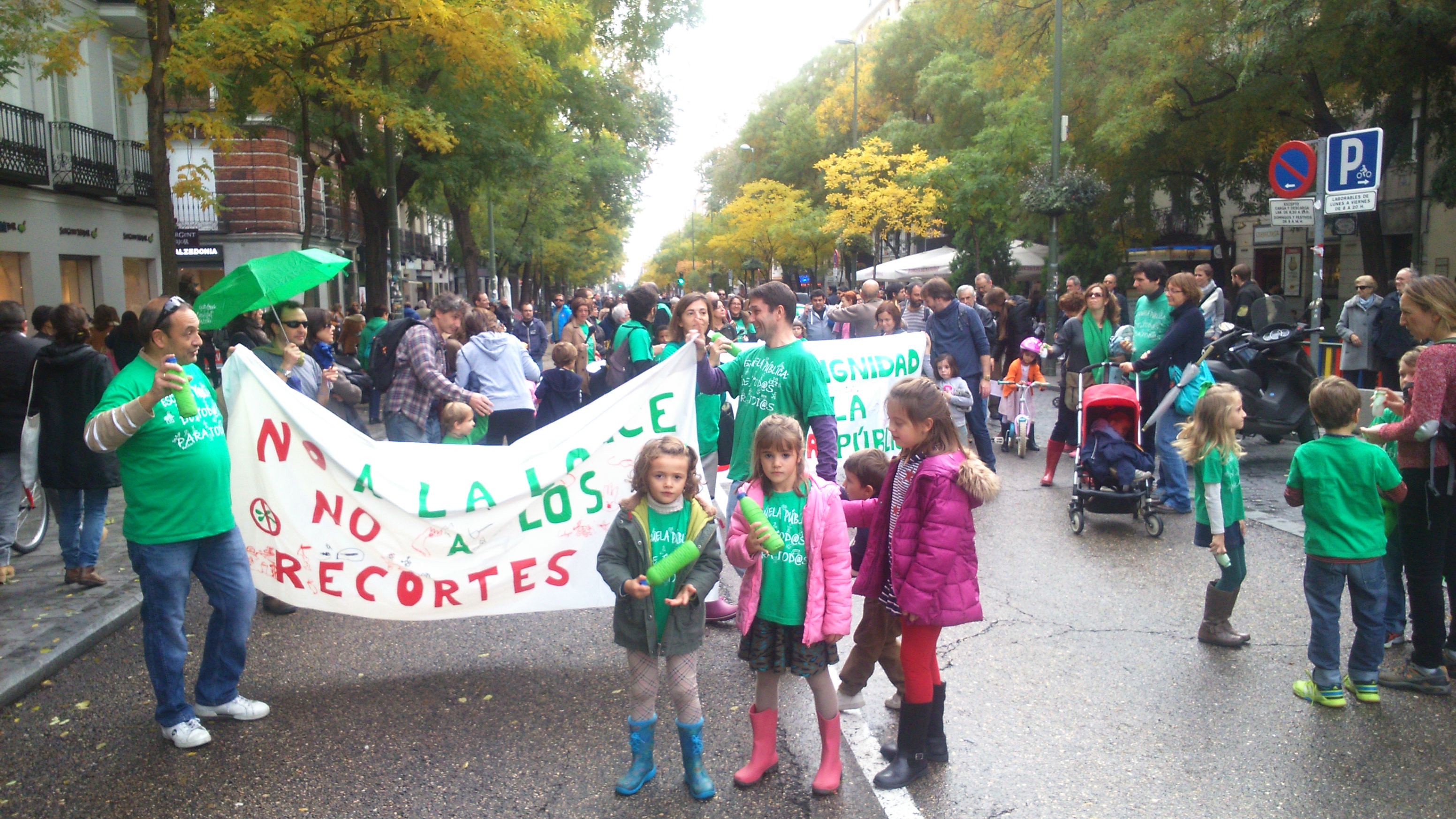 Pascalles verde por la calle Fuencarral, contra la LOMCE y los recortes