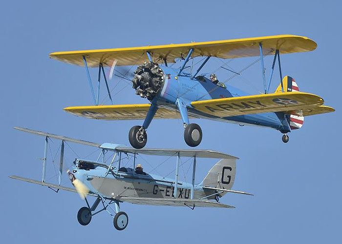 Exhibición de vuelo en el museo de aviones históricos